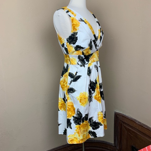 Corey P Sz 12 sleeveless Rose Pattern Dress - Picture 3 of 7